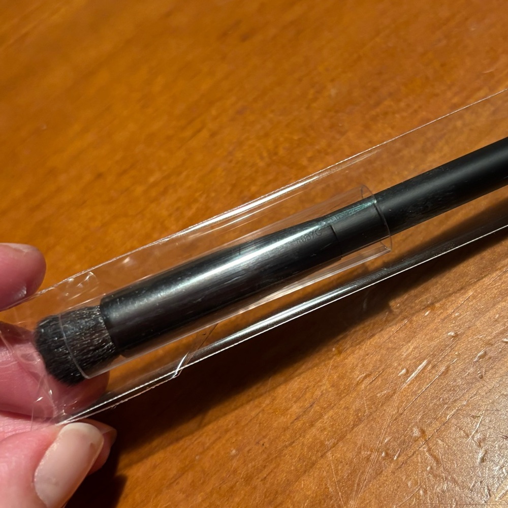 NARS Concealer Brush - Picture 8 of 15